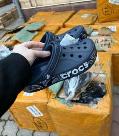 CROCS FOOTWEAR PALLET LOT