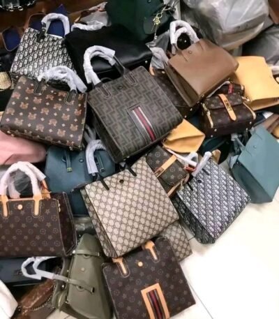 WOMEN’S BAGS & PURSES – PALLET LOT