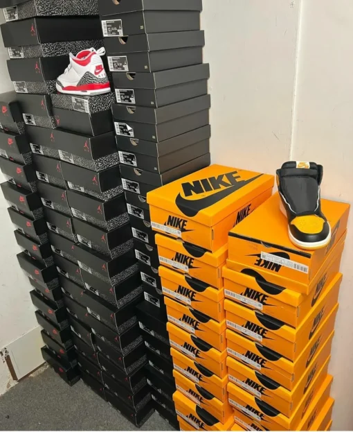 buy liquidation sneakers by the pallet